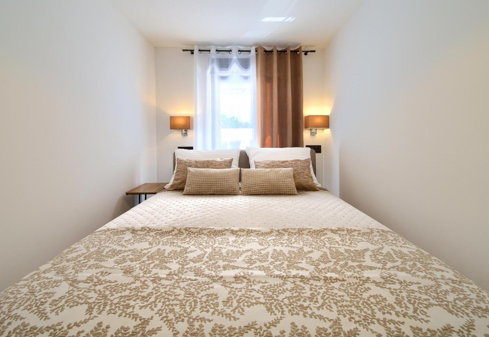 Apartments Sinisa - Крк Екстер'єр фото