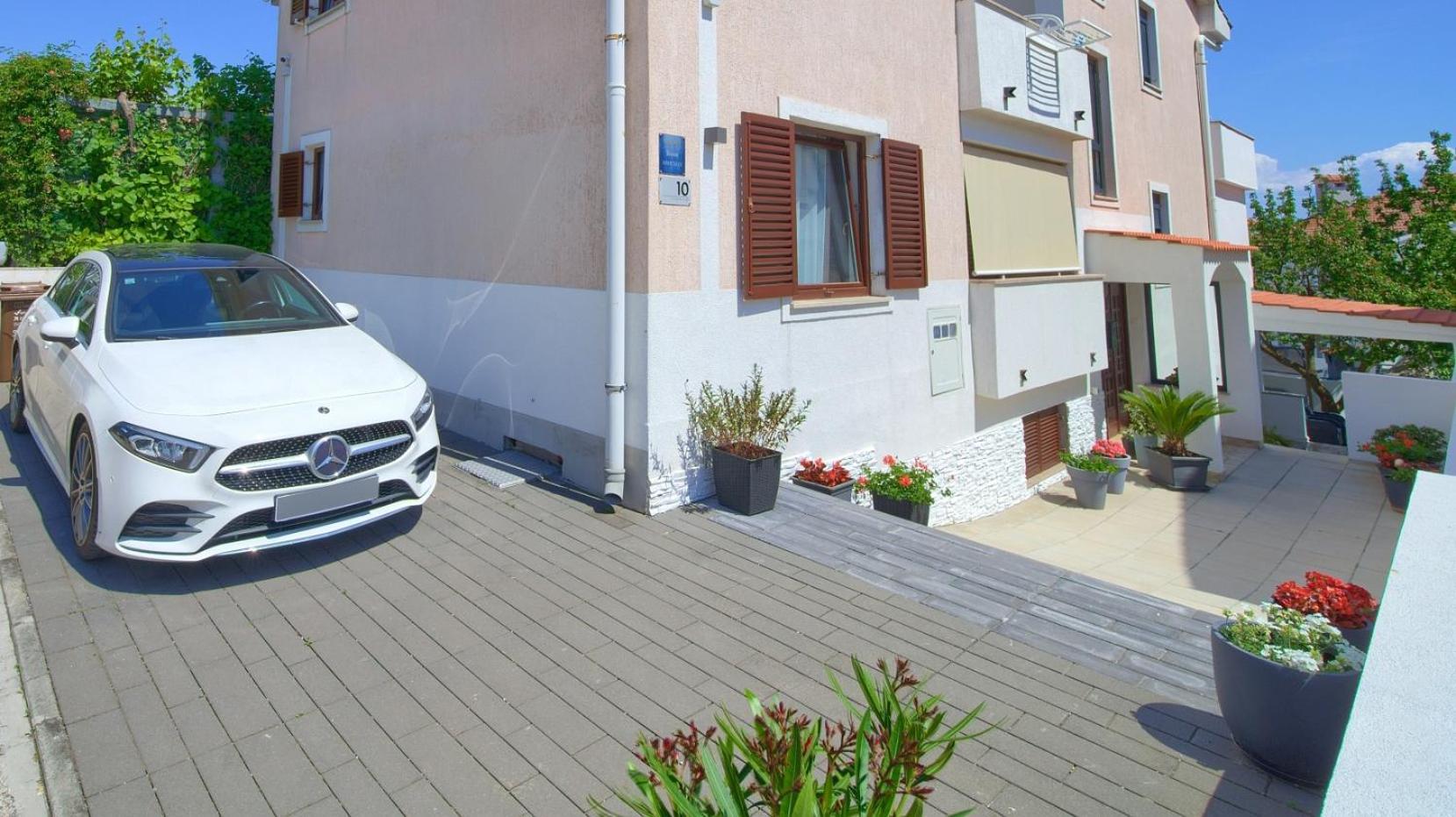 Apartments Sinisa - Крк Екстер'єр фото