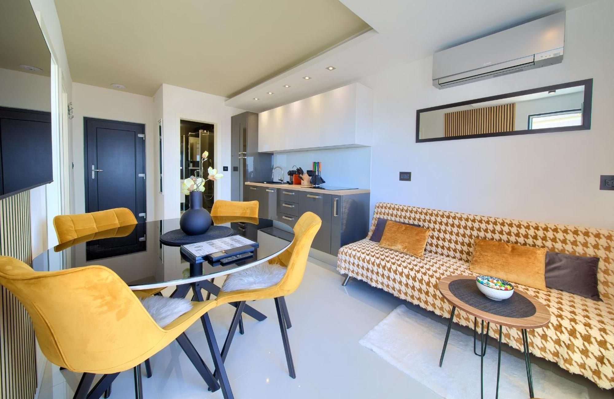 Apartments Sinisa - Крк Екстер'єр фото